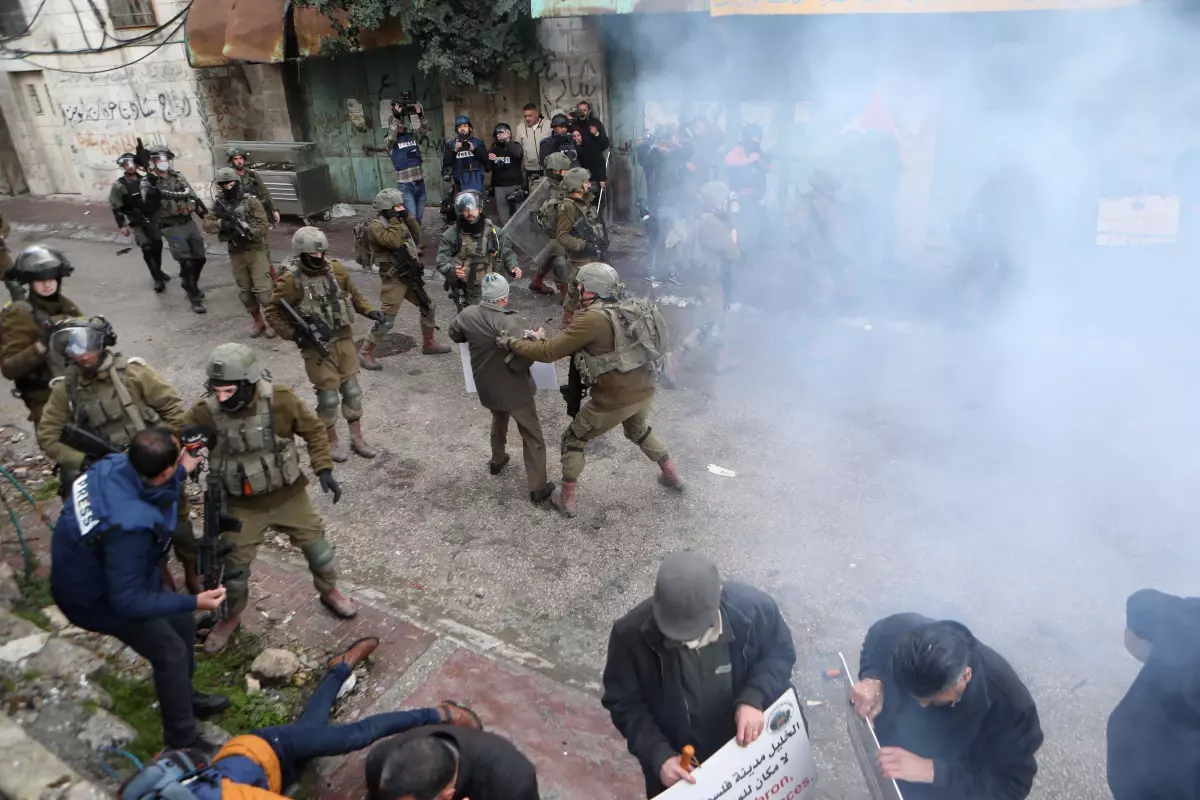 İsrail güçlerinden 'Harem-i İbrahim katliamını' anma yürüyüşüne müdahale