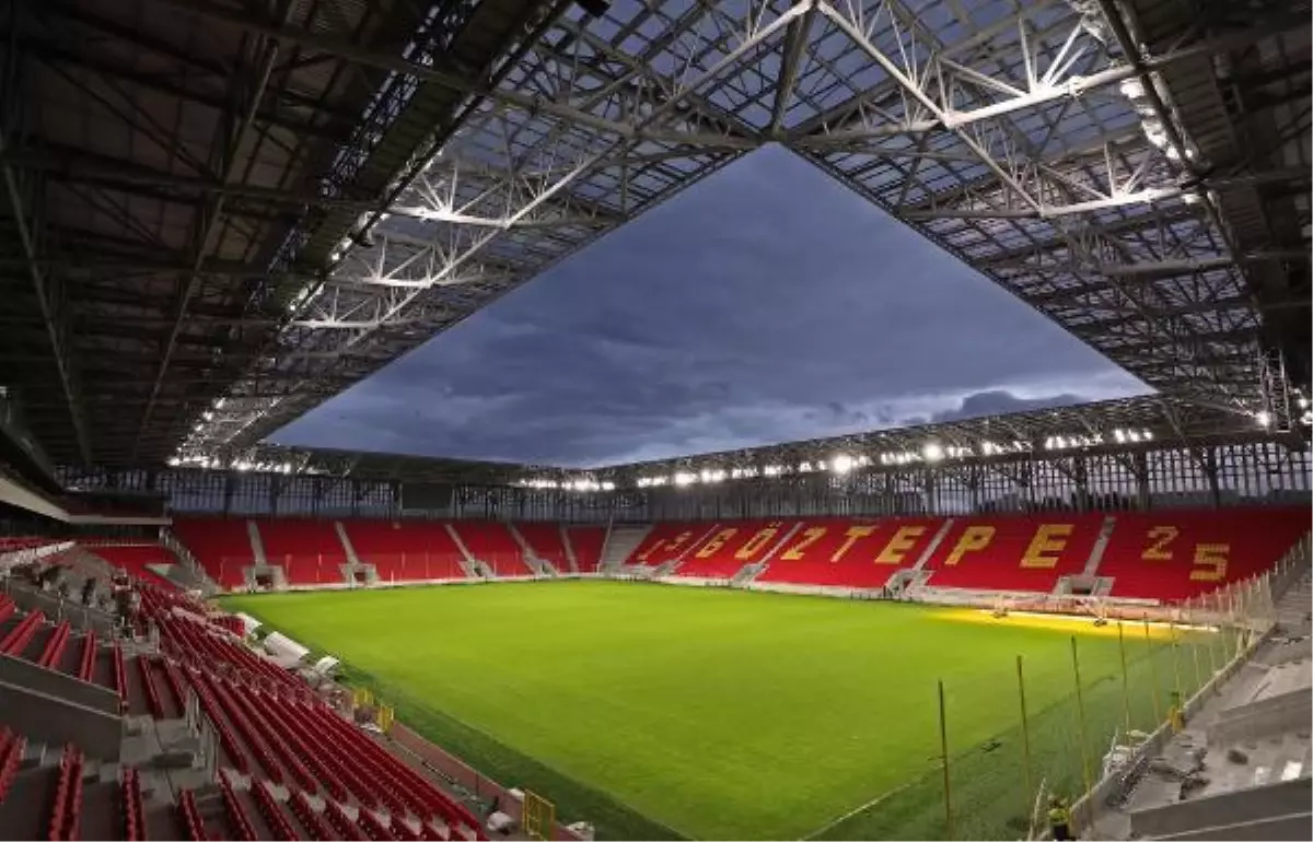 İzmir\'de yıllar sonra milli maç heyecanı