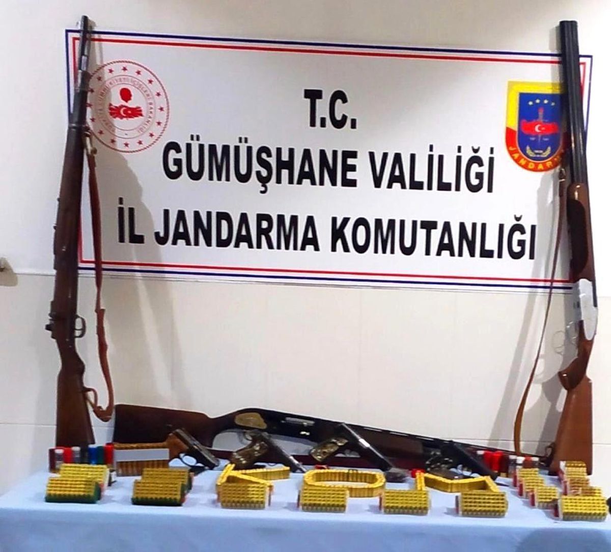 Jandarma\'dan kaçak silah operasyonu