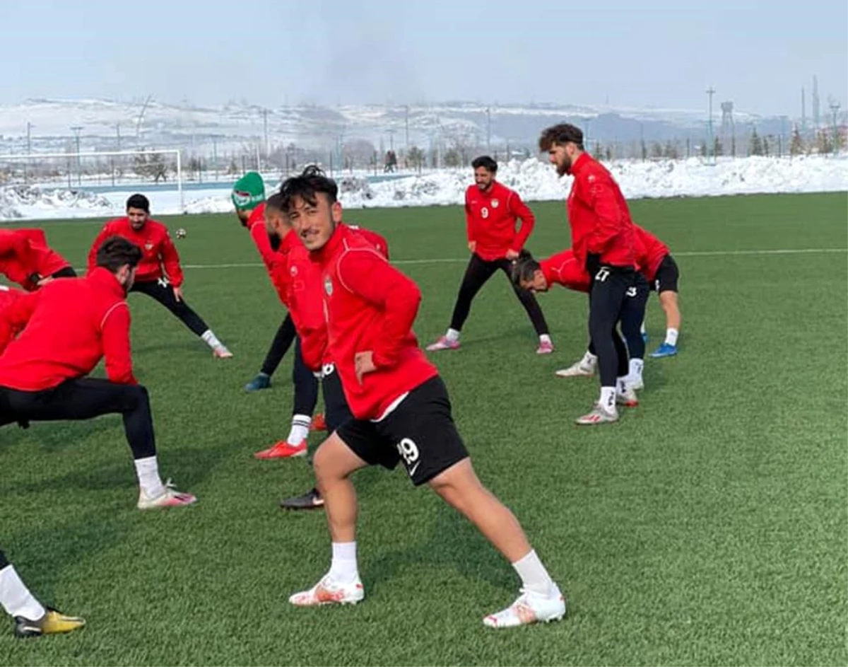 Kars 36 Spor Erzurum İdmanocağı Spor hazırlıklarını sürdürüyor