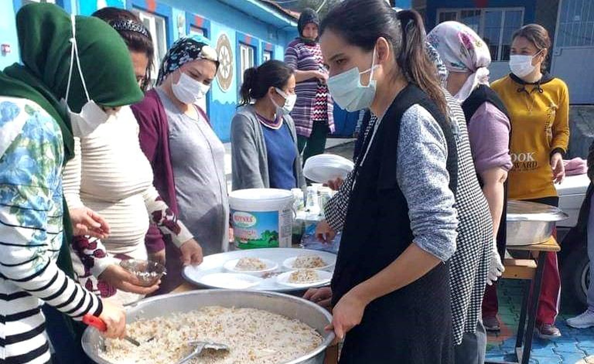 Köyceğiz\'de okul yararına pilav günü etkinliği düzenlendi