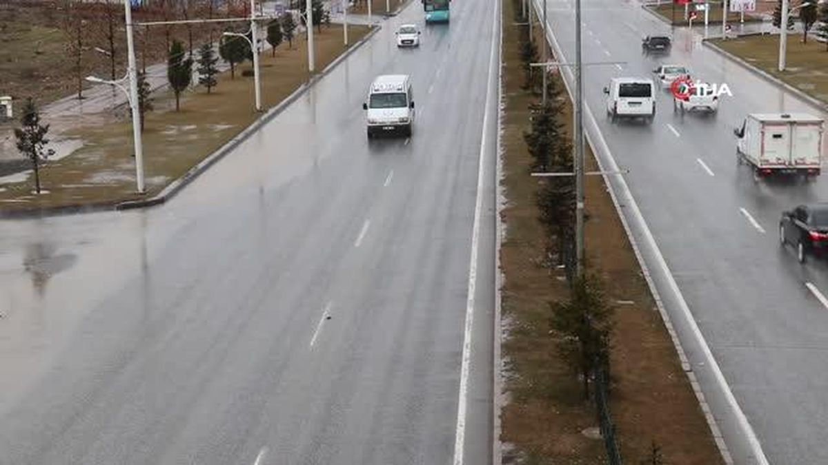 Malatya'da sağanak yağış etkili oluyor