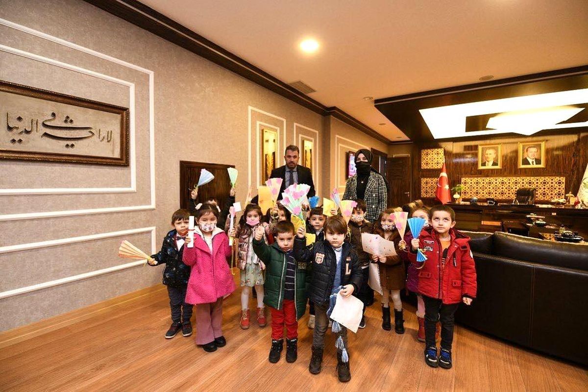 Nezaket Okulu öğrencilerinden Başkan Çetin\'e sürpriz ziyaret