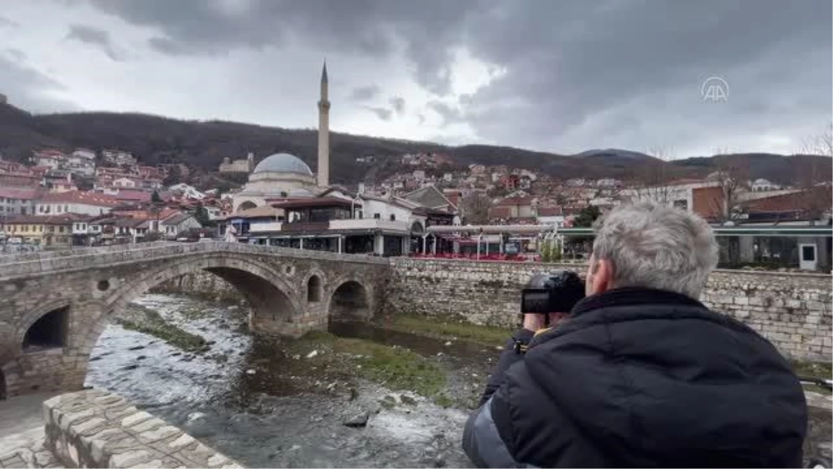 Prizrenli fotoğrafçı şehrin yakın tarihine ışık tutuyor