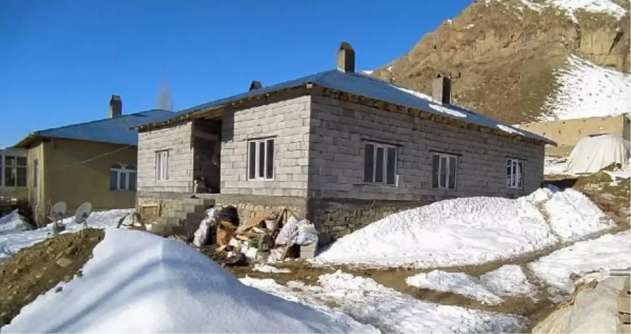 Son dakika haberi! Sel felaketinde evi yıkılan aile, yeni yuvasına kavuştu