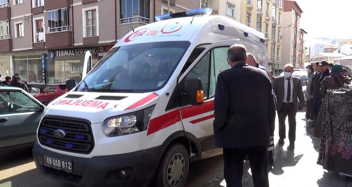 Seyir halindeki aracın çarpması sonucu 8 yaşında ki çocuk yaralandı