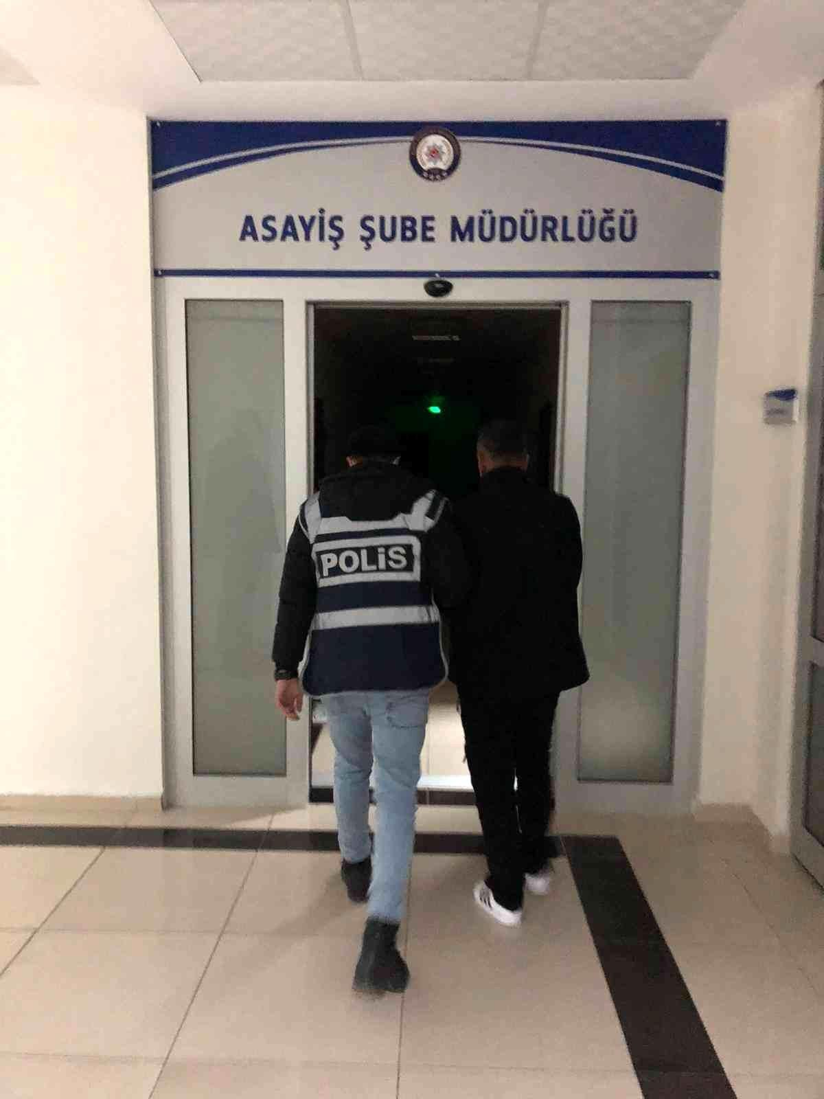 Siirt\'te kesinleşmiş hapis cezası bulunan firari hükümlü yakalandı