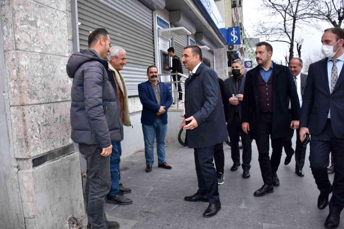 Siirt Valisi Hacıbektaşoğlu esnaf ve vatandaşları ziyaret etti