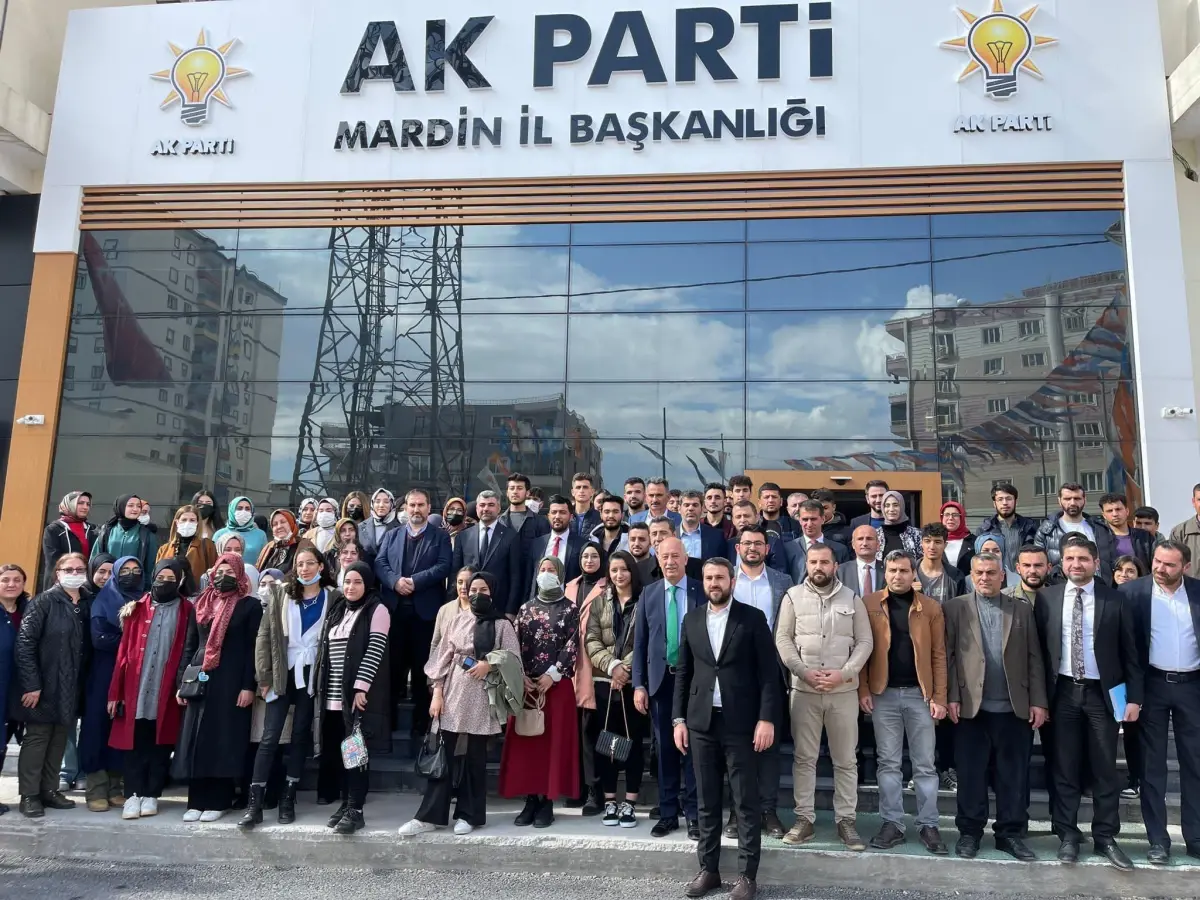 AK Parti Genel Başkan Yardımcısı Şen, Mardin\'de partililerle bir araya geldi