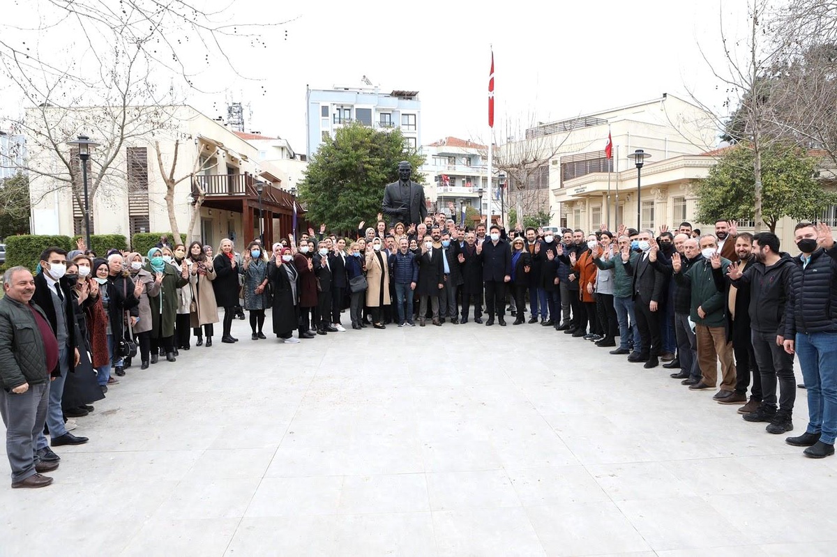 AK Parti İzmir, 300 kişilik kadroyla Seferihisar\'da
