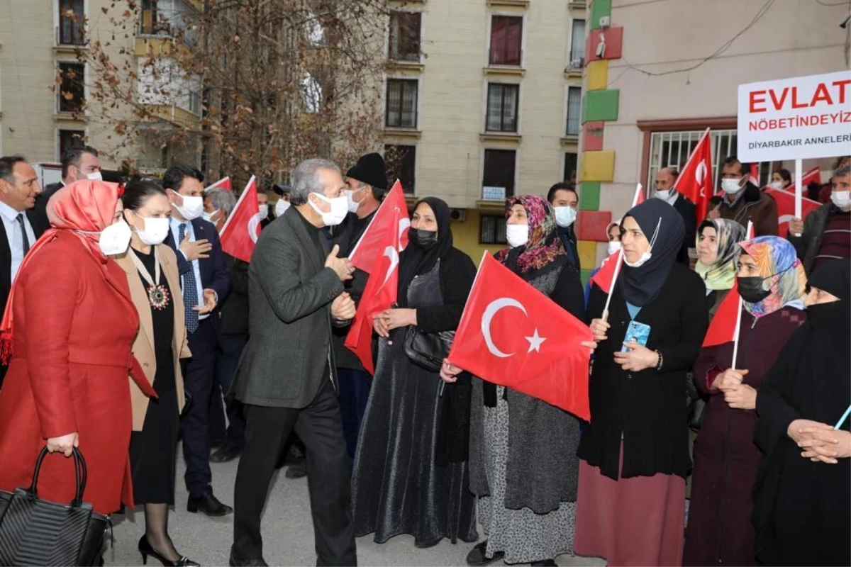 Ak Parti teşkilatından Diyarbakır annelerine ziyaret