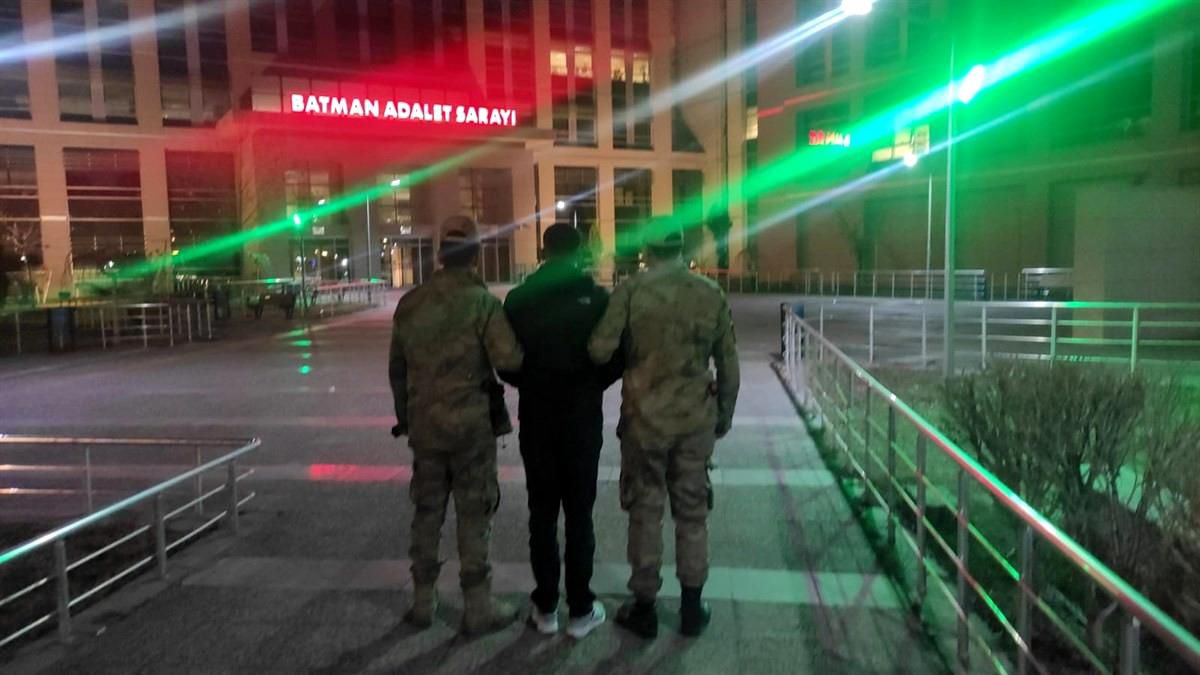 Batman\'da çeşitli suçlardan aranan 10 kişi yakalandı