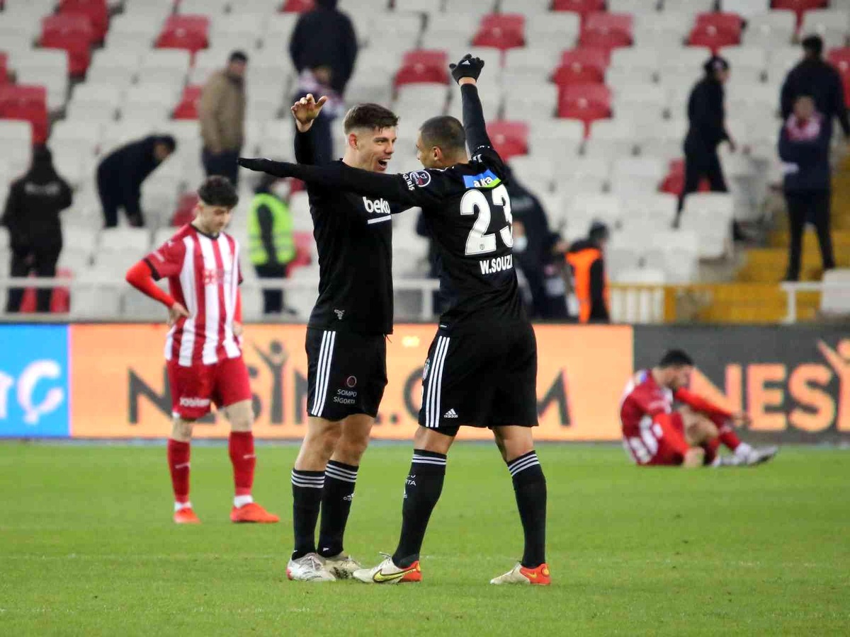 Beşiktaş\'ta maç sonu büyük sevinç