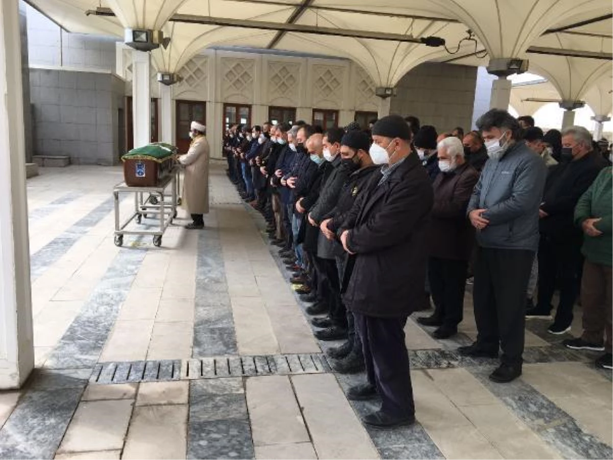 Eski damadının öldürdüğü kadın, Ankara\'da toprağa verildi