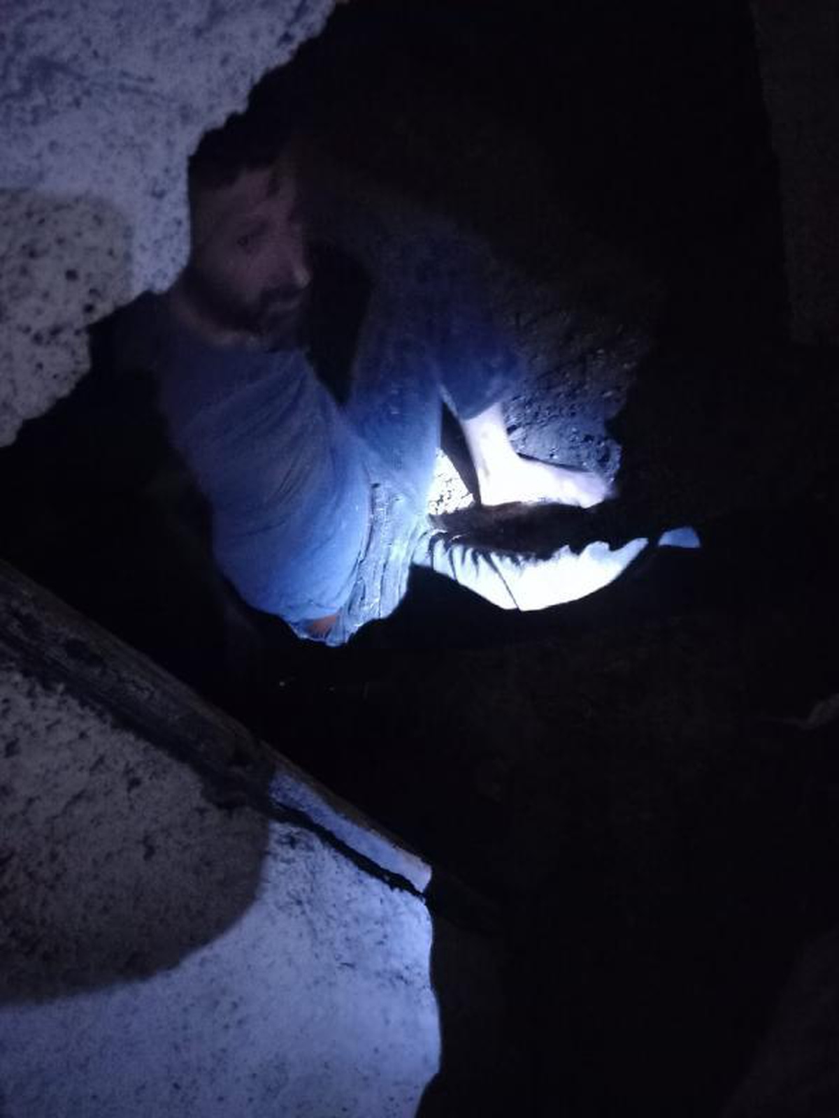 Evinin altına yaptığı sığınakta yakalandı