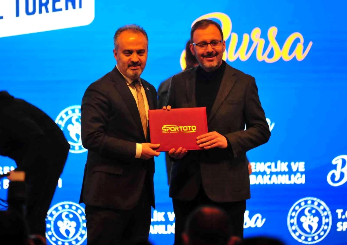 Bakan Kasapoğlu, Bursa\'daki Gençlik ve Spor Yatırımları Protokol Töreni\'nde konuştu