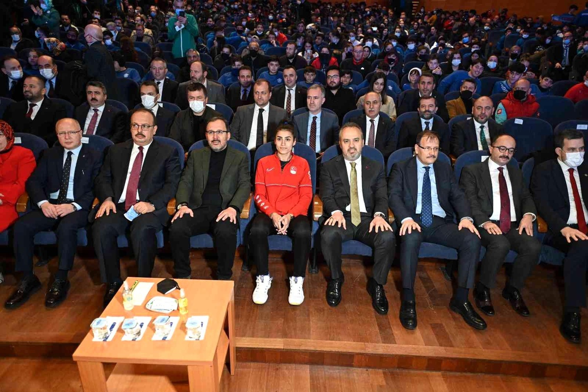 Son dakika haberleri... Gençlik ve Spor Bakanlığı\'ndan Bursa\'ya yatırım yağmuru