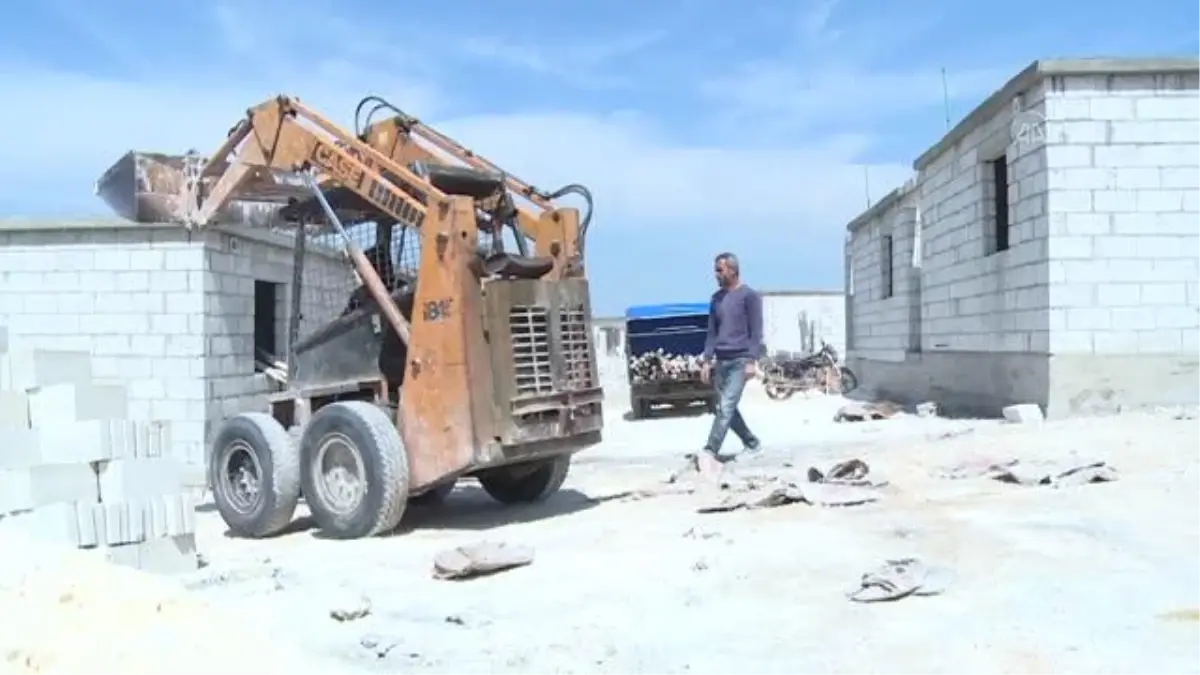 İdlib'de ihtiyaç sahibi aileler için 50 binden fazla briket ev inşa edildi