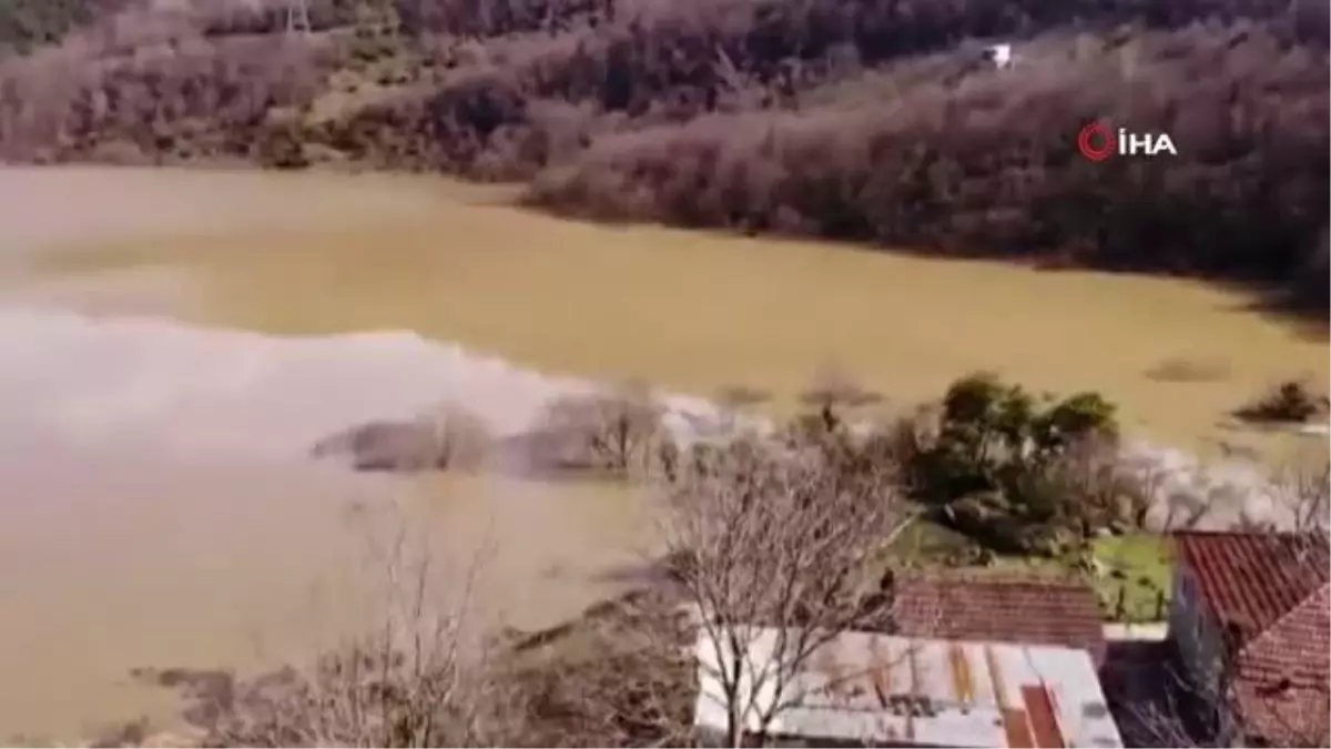 Mağara ağzı tıkandı, mahalleyi su bastı