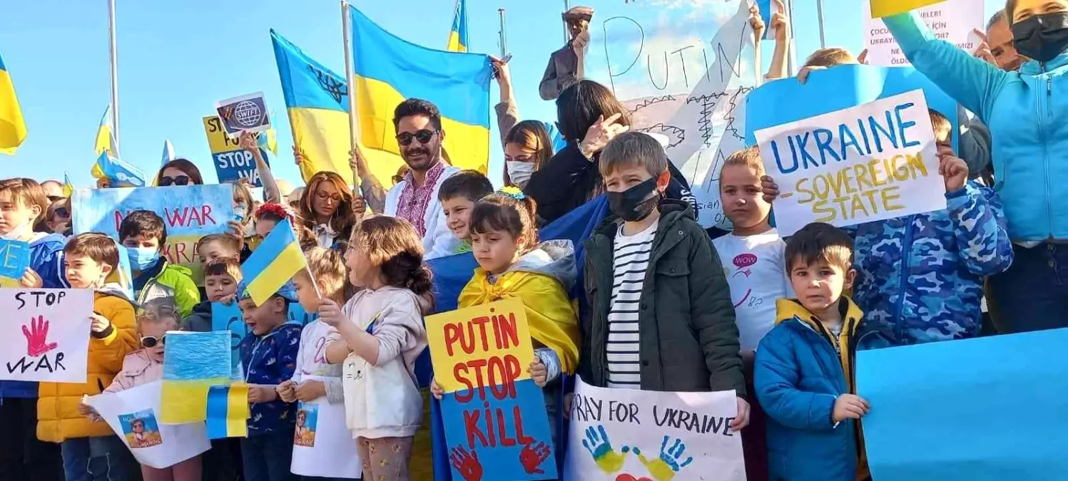 Rusya'nın Ukrayna'ya saldırısı Marmaris'te protesto edildi