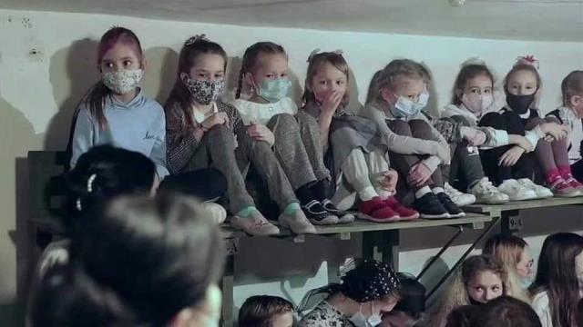 Onlar savaşın çocukları! Bir bebek gözlerini dünyaya Kiev Metrosunda açtı