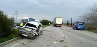 Son dakika haber... Otomobille kamyon çarpıştı, 1 kişi öldü, 1 kişi yaralandı