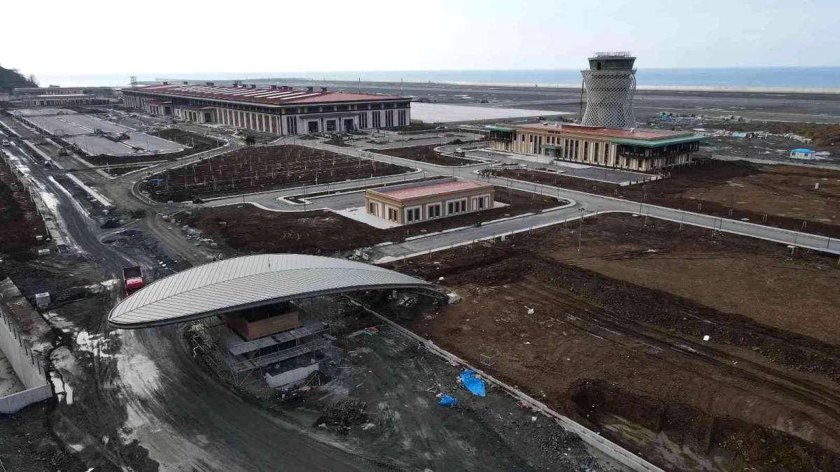 Rize-Artvin Havalimanı\'nda ince işçilik devam ediyor