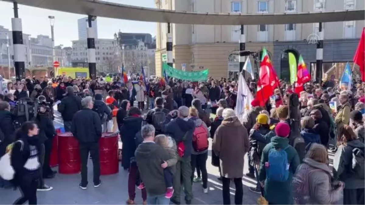 Yunanistan\'da Rusya\'nın Ukrayna\'ya saldırısına karşı gösteri yapıldı