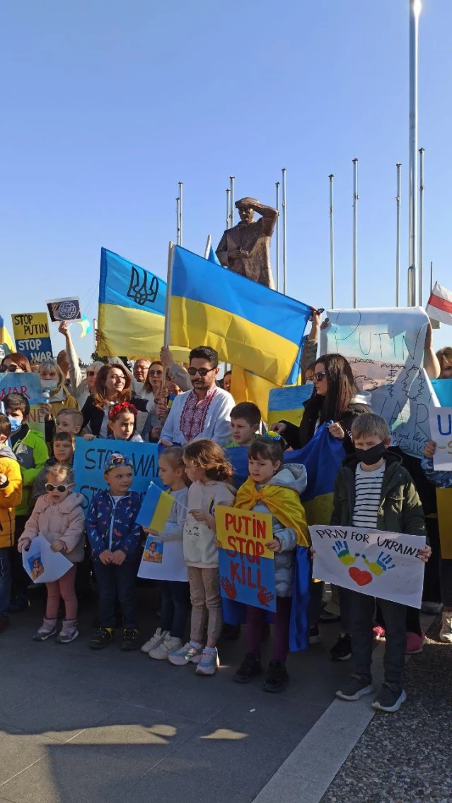 Rusya'nın Ukrayna'ya saldırısı Marmaris'te protesto edildi