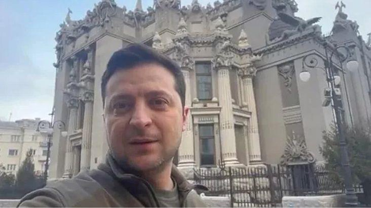 Rusya iddiası: Zelenski Kiev\'den ayrıldı, videoları önceden çekti!
