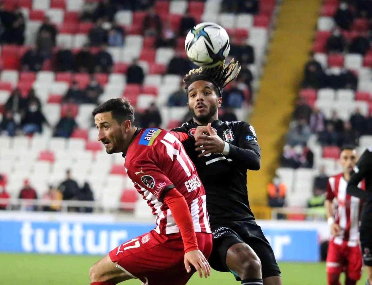 Spor Toto Süper Lig: Sivasspor: 2 - Beşiktaş: 3 (Maç sonu)