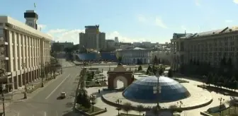 Ukraynalı Babich, saldırı tehdidine rağmen Kiev meydanında nöbet tutuyor