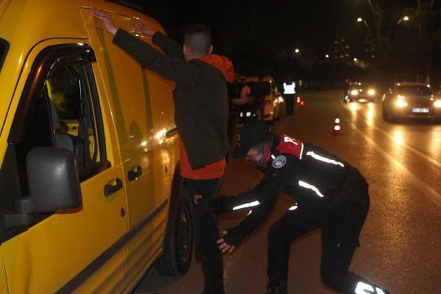 Adana'da 1800 polisle 'Huzur ve Güven' uygulaması