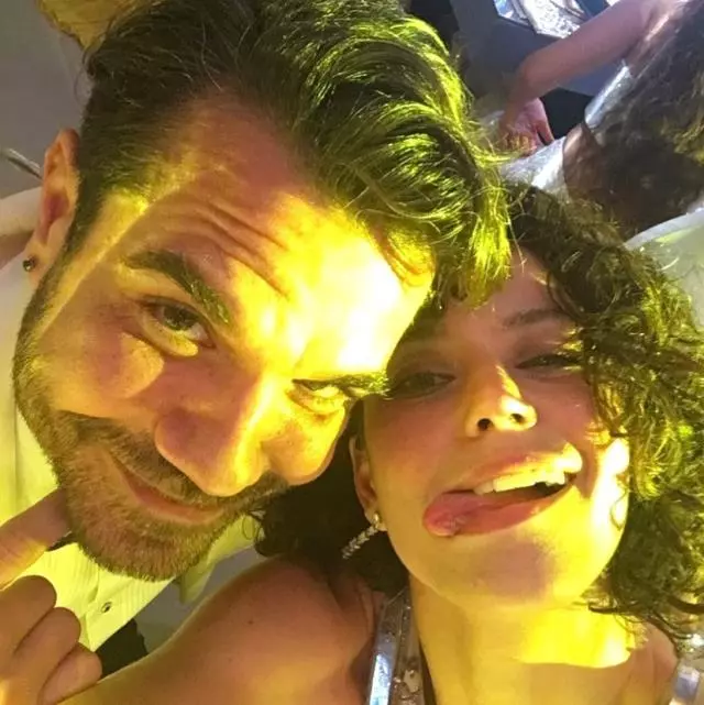 Romantizm Kenan'dan sorulur! Beren Saat'in doğum gününü için yazdığı her satır duygu yüklü