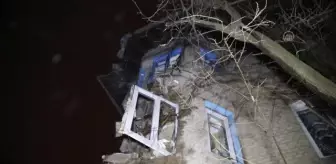 Rusya ile Ukrayna arasındaki çatışmada siviller zarar görüyor - Kievsky Rayonda bazı yerleşim yerleri bombardıman sonucu hasar gördü