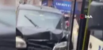 Hafif ticari aracın çarptığı minibüsteki 2 kişi yaralandı