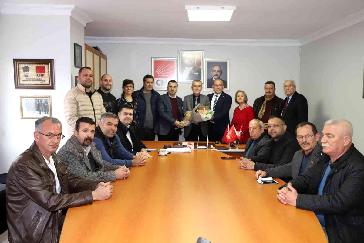 Başkan Çetin Akın\'dan CHP ilçe yönetimine ziyaret