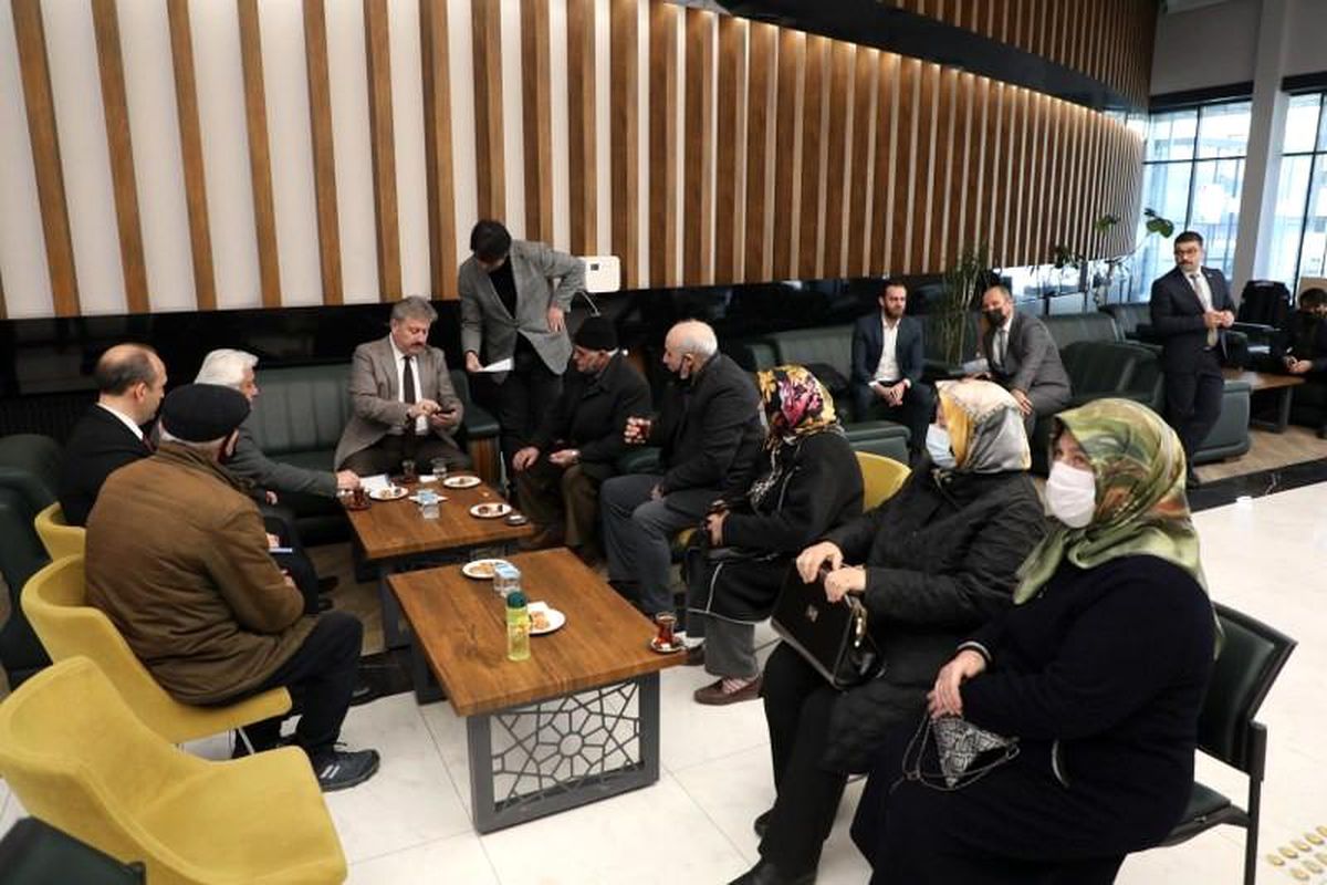 Başkan Palancıoğlu\'ndan vatandaşlara çay ikramı