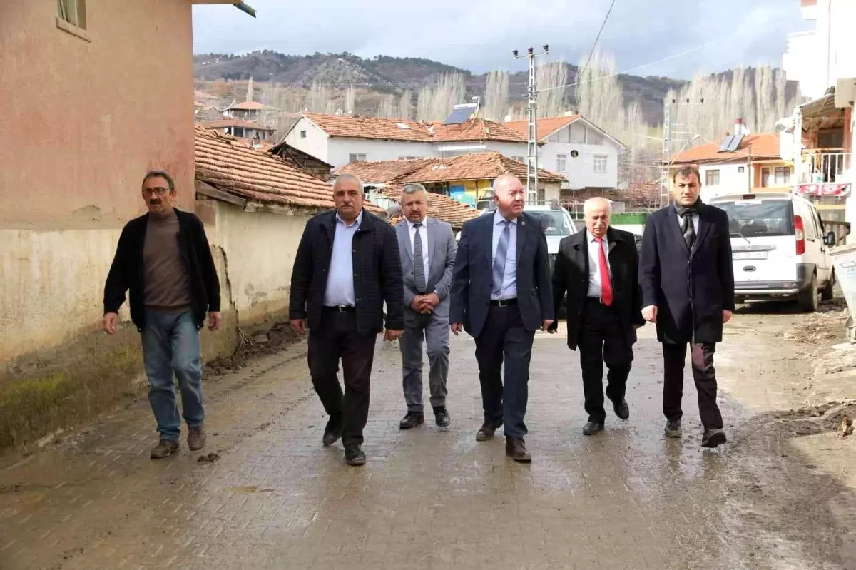 Başkan Şahiner, Eşme köyünde incelemelerde bulundu