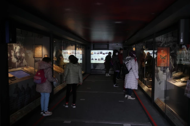 Çanakkale Savaşları Mobil Müzesi Mardin'de ziyarete açıldı
