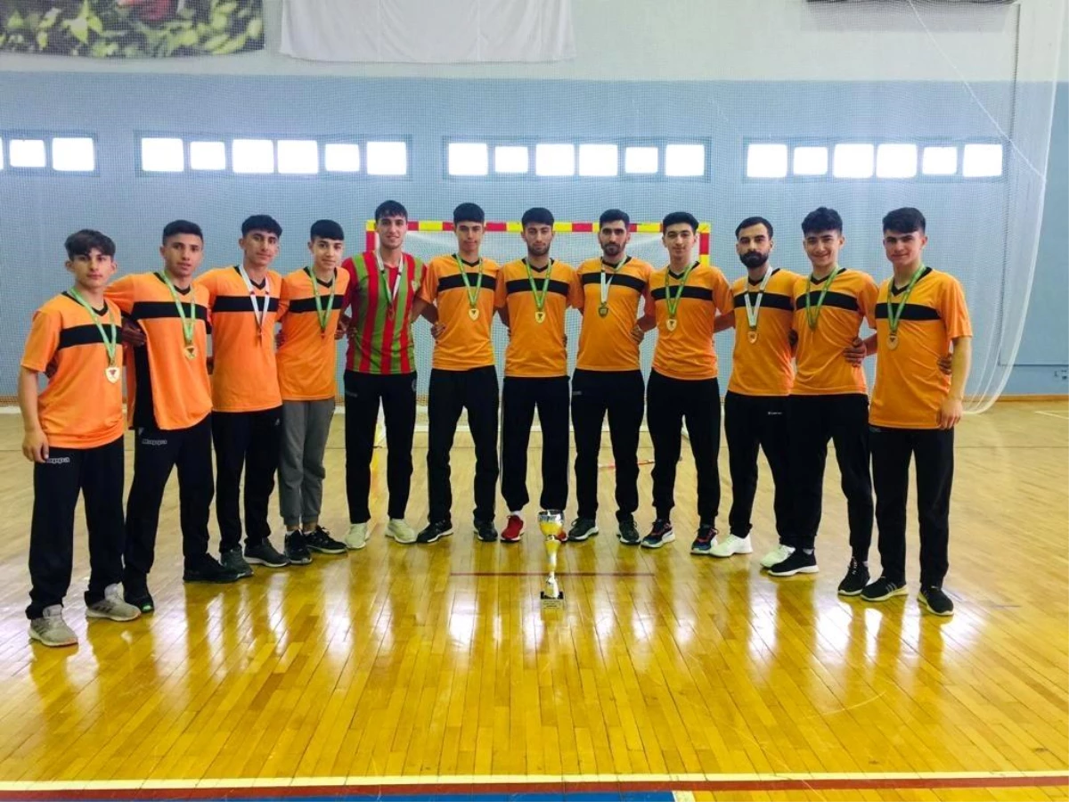 Diyarbakır Peyasspor Hokey Takımı, İzmir\'de namağlup