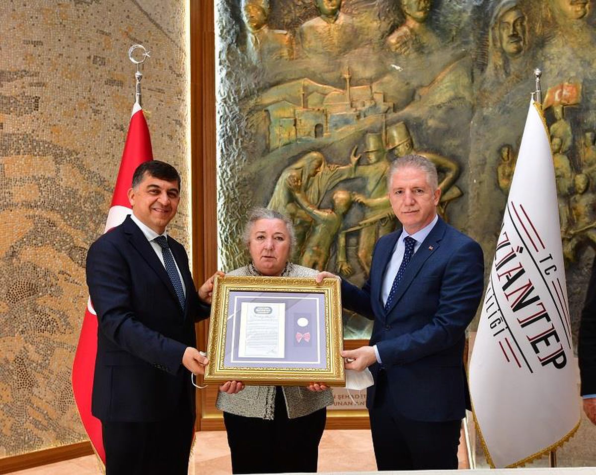 Gaziantep\'te hayırsever kadın 32 derslikli okul yaptıracak