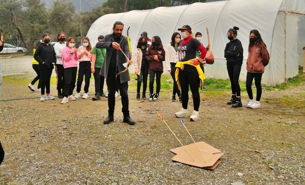 Gönüllük esasına dayalı yaptığı çalışmalar ile Köyceğiz\'de okçuluk sporuna ilgi oluşturuyor