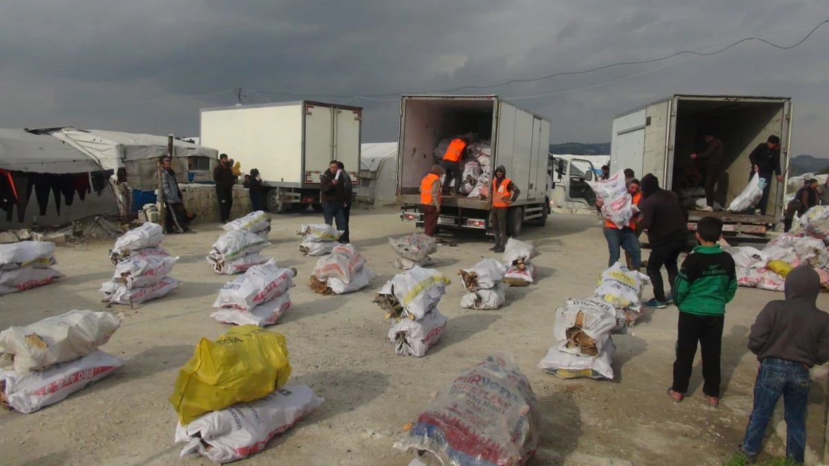 İdlib\'e yakacak ve gıda yardımı gönderildi