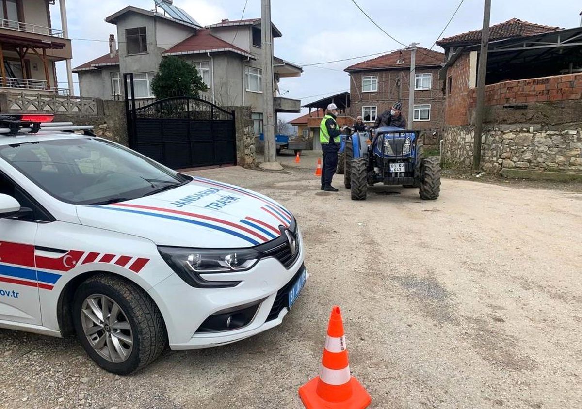 Son dakika haber: Jandarma ekiplerinden traktör ve tarım araçlarına özel denetim