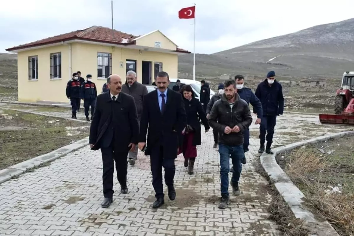 Kaymakam Demirbilek, köy sakinlerini dinledi