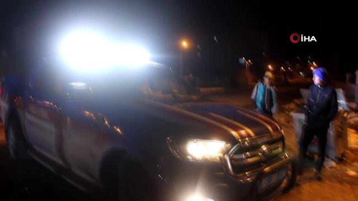 Son dakika yerel: Muradiye'de düzensiz göçmen operasyonu kamerada: 5 kişi yakalandı