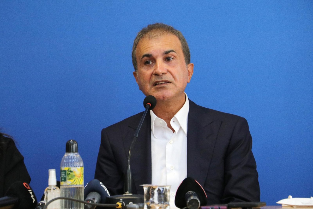 Ömer Çelik: "Ukrayna\'dan vatandaşlarımızı tahliye için tren tahsis edildi"