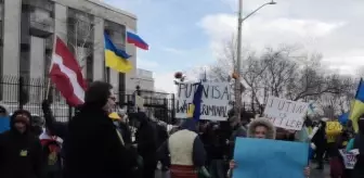 Ottawa'da Ukrayna'ya destek gösterisi