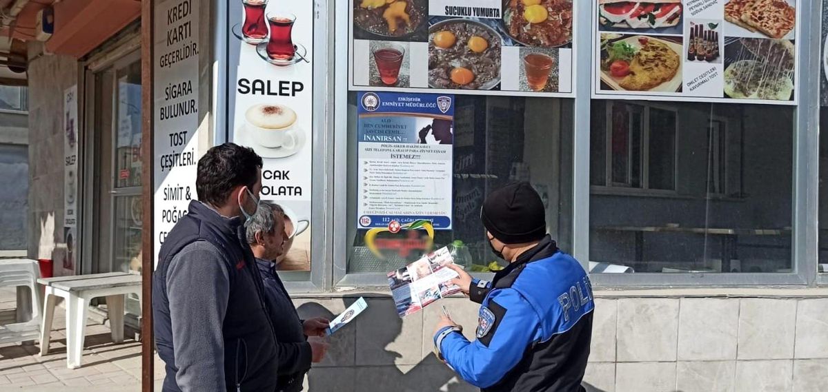 Polis ekipleri "İletişim Yoluyla Dolandırıcılık" konusunda bilgilendirdi